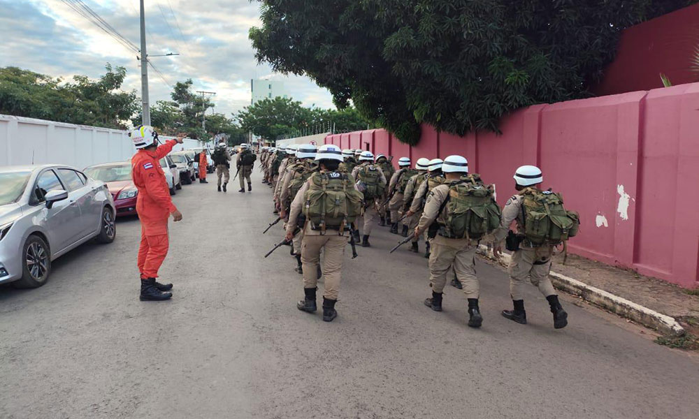 Bombeiros do 17º BBM ministraram instrução de salvamento em altura durante jornada de formação militar em Barreiras