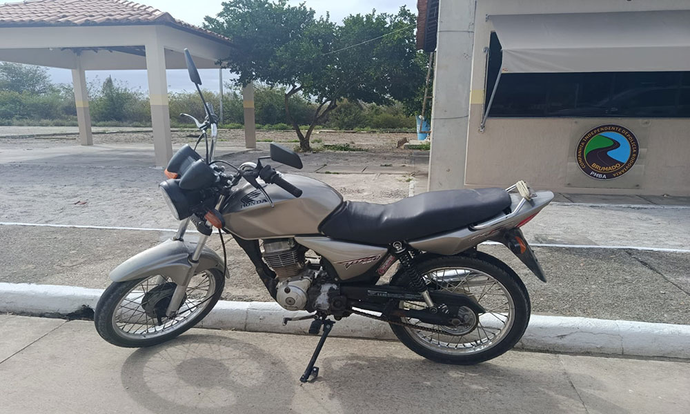 CIPRv apreende motocicleta com restrição de roubo durante abordagem na BA-026, em Tanhaçu