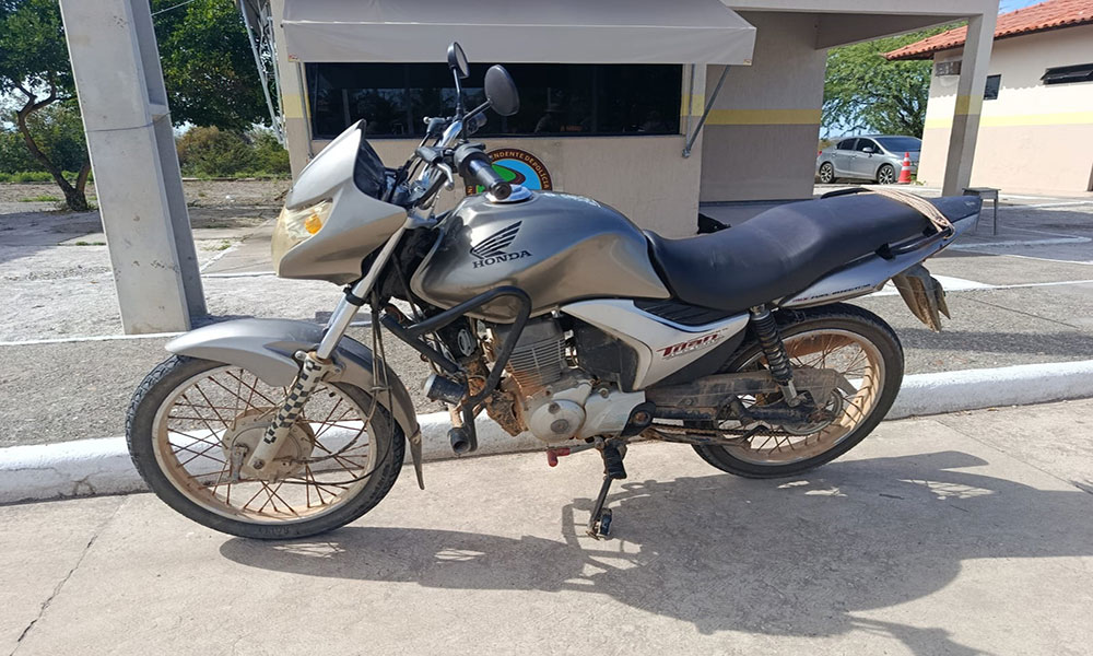 CIPRv apreende motocicleta roubada durante fiscalização na BA-026, em Tanhaçu