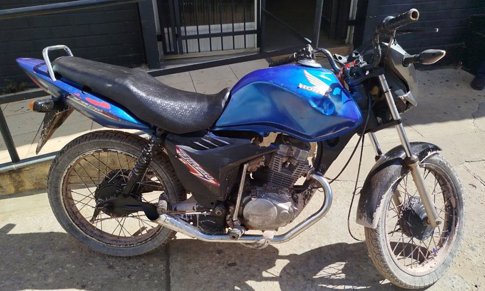 Motocicleta com restrição de roubo é apreendida pela CIPRv em Barra da Estiva