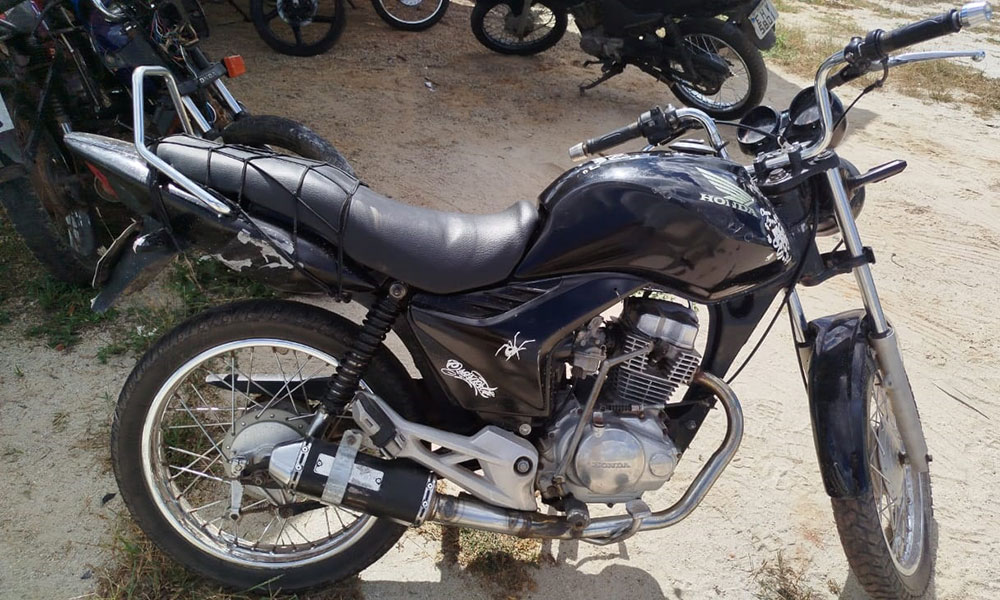 CIPRv apreende motocicleta com restrição de circulação durante abordagem em Tanhaçu