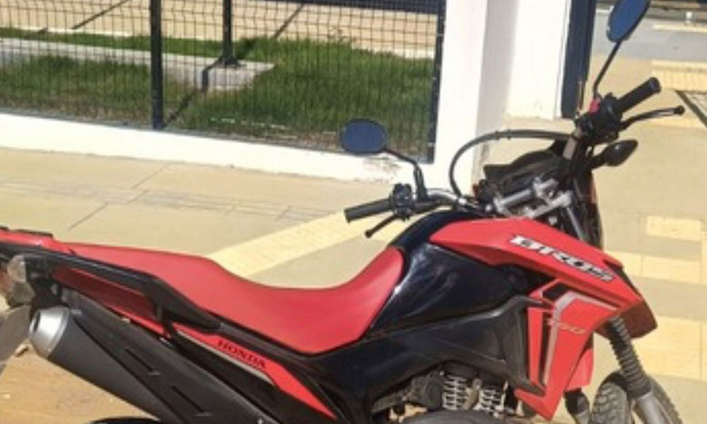 Motocicleta com sinais de adulteração é apreendida PM em Piripá