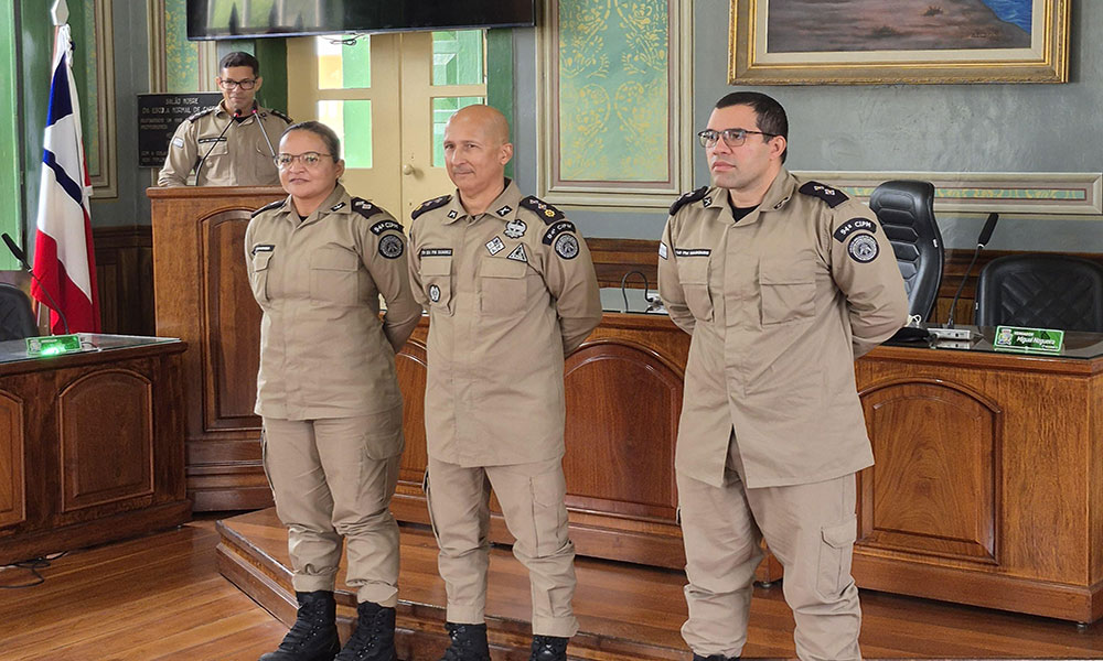 Oficiais da 94ª CIPM são homenageados em cerimônia de aposição de luvas em Caetité