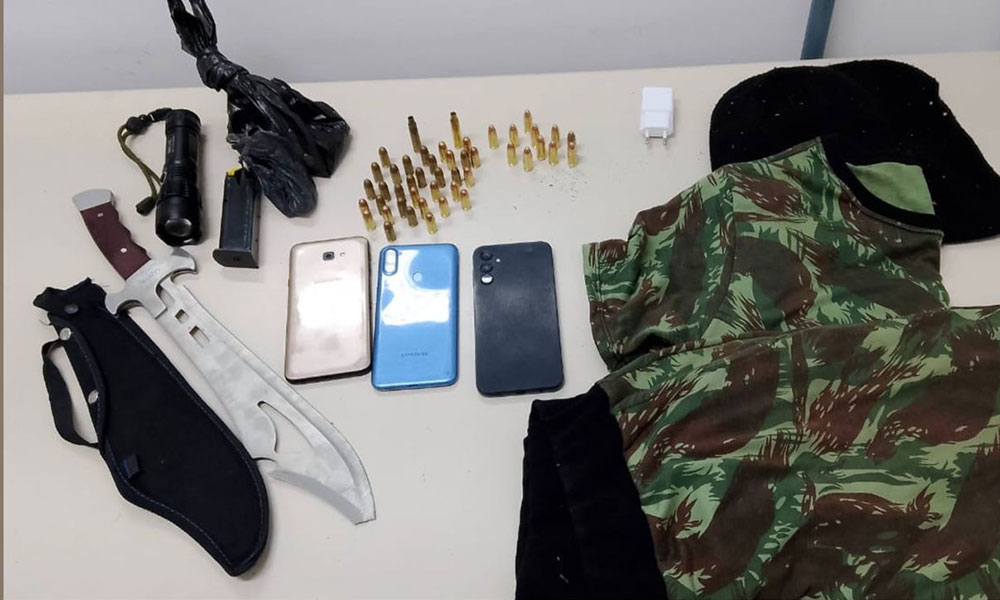 PM encontra acampamento do crime organizado em área de mata em Jequié