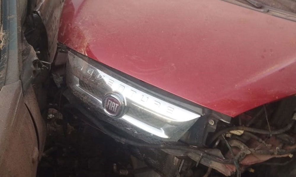 Motorista bêbado bate em carro, poste e árvore e acaba preso em Vitória da Conquista