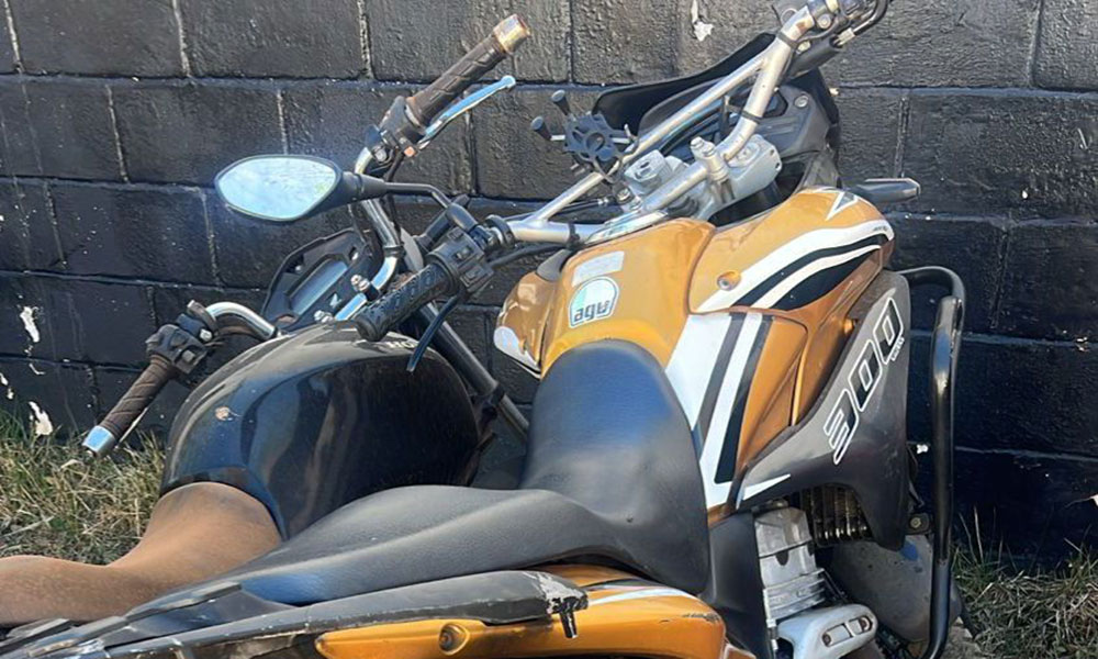 Polícia Militar prende dupla por assalto e recupera motocicleta furtada em Caetité