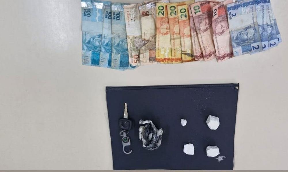 Suspeitos de tráfico são presos pela PM em Guanambi