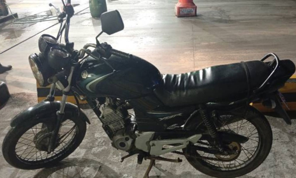 Polícia recupera motocicleta furtada e detém suspeito na BR-116, em Poções