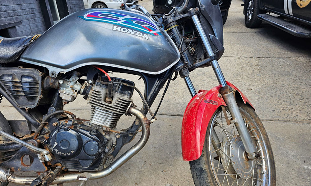 Motocicleta com motor e chassi adulterados é apreendida pela CIPRv em Brumado