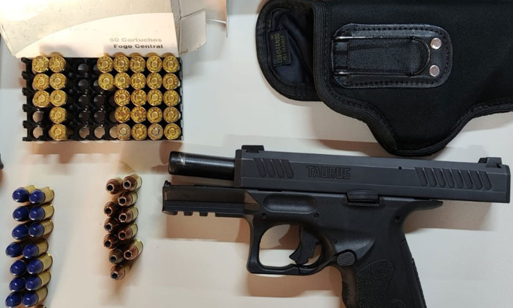 Polícia Militar apreende pistola e munições durante cumprimento de mandado em Macaúbas