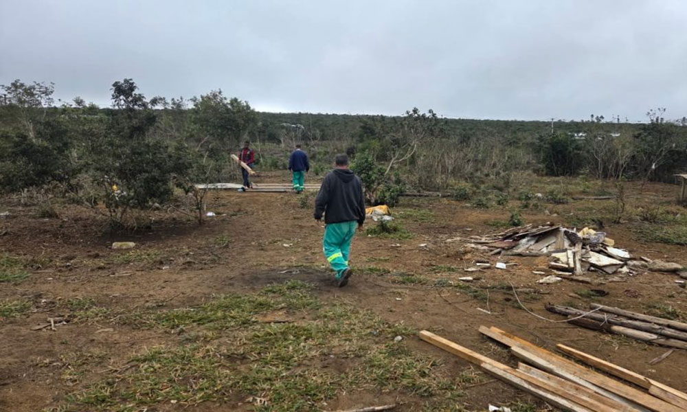 Prefeitura desarticula ocupação irregular e desmatamento na Serra do Periperi, em Vitória da Conquista
