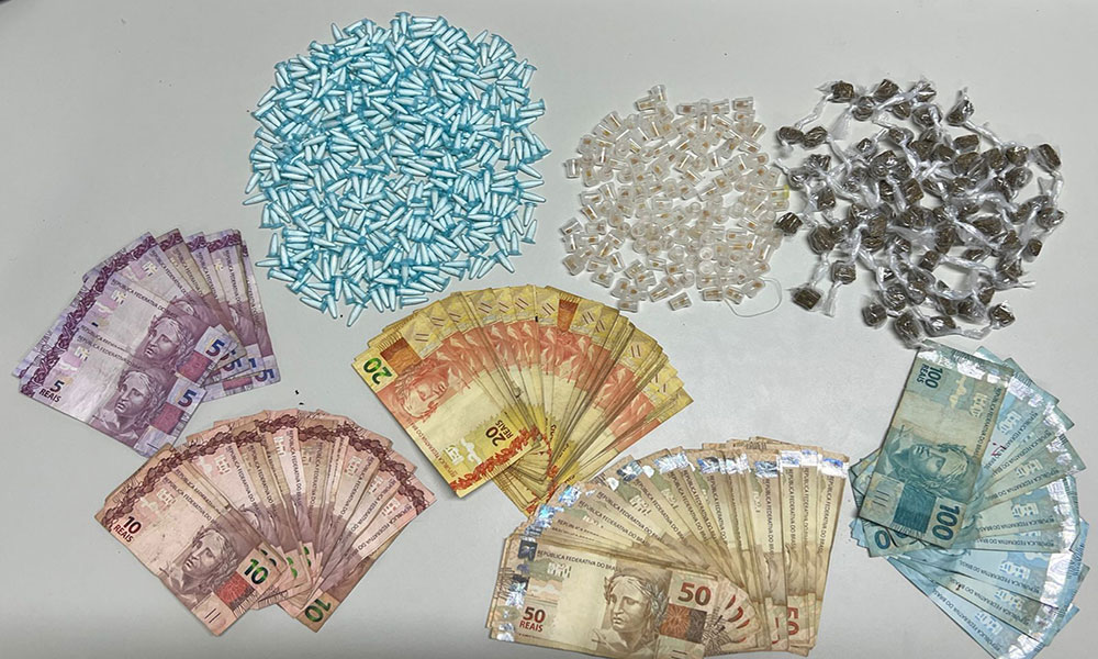 PM apreende drogas e dinheiro durante operação em Jitaúna