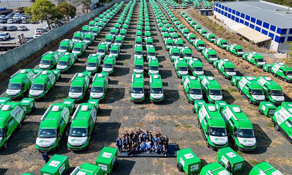 Lula entrega 54 unidades odontológicas móveis para a Bahia