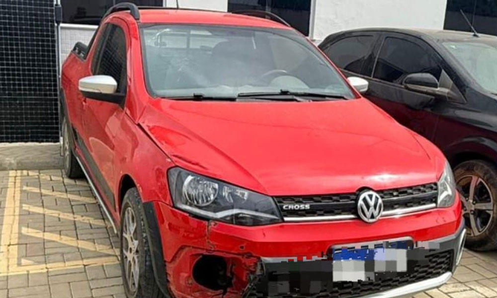 PM apreende veículo adulterado em Encruzilhada