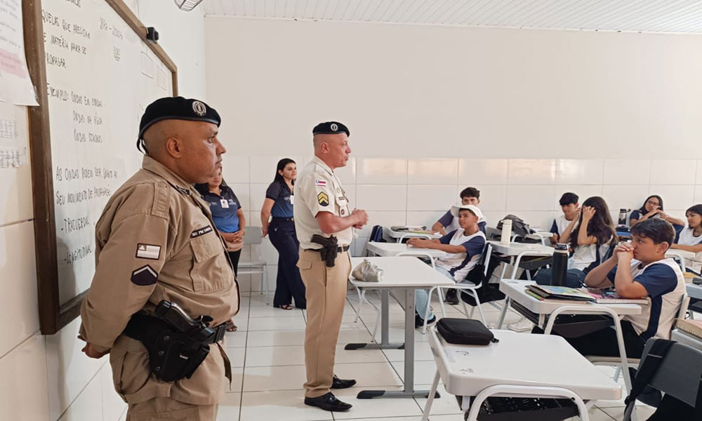 Polícia Militar promove palestras educativas em escolas de Tanque Novo