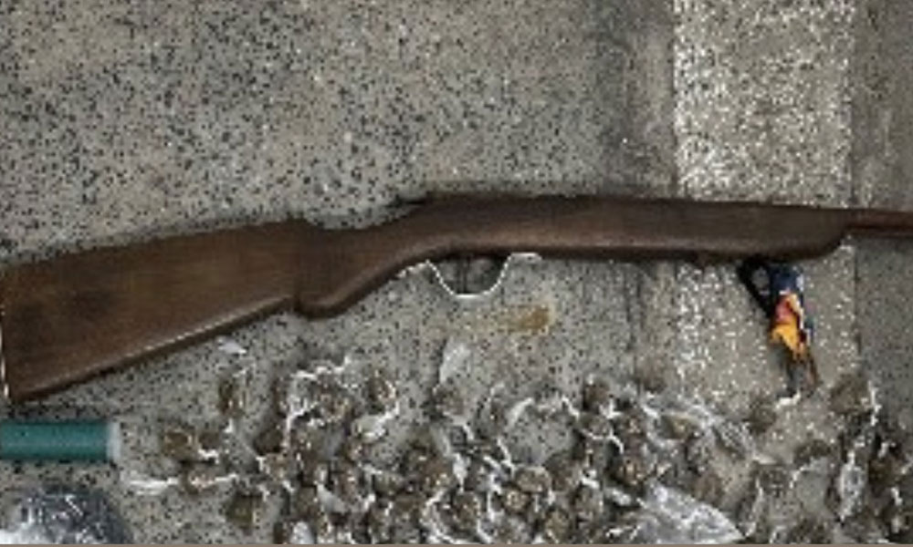 PM apreende armas e drogas durante operação no centro de Jitaúna