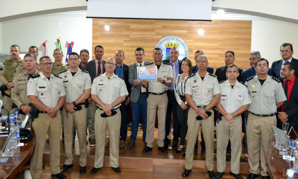 Câmara de Vereadores de Macaúbas homenageia 4ª CIPM com Moção de Aplausos
