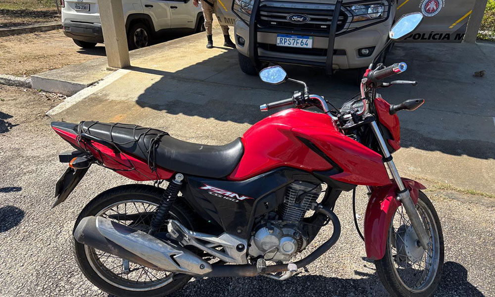Motocicleta com restrição de furto é apreendida em Vitória da Conquista