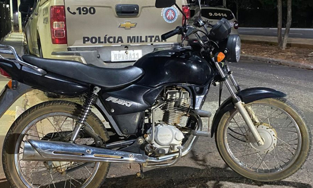 Menor é apreendido suspeito de furtar motocicleta em Macaúbas