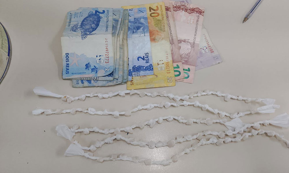 Idoso é preso com 99 pedras de crack no bairro Monte Pascoal em Guanambi