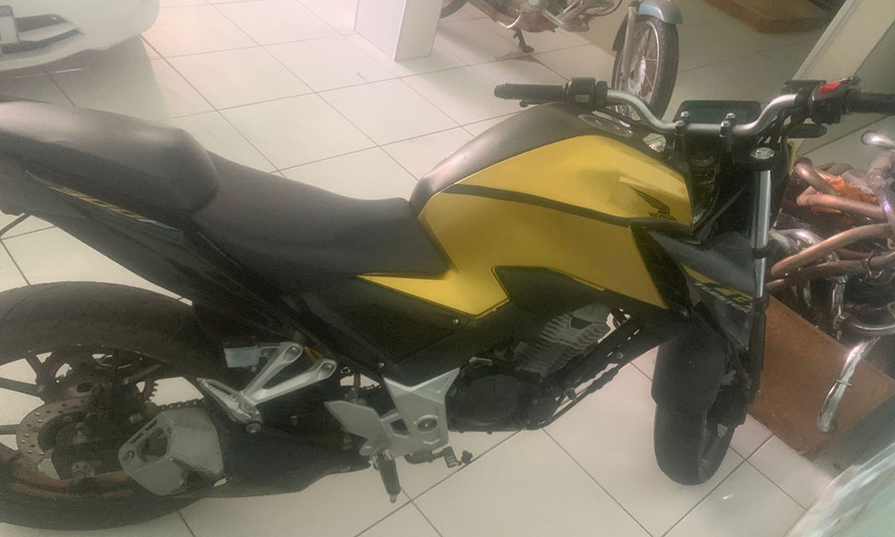 Motocicleta clonada é apreendida pela Polícia Militar em Lagoa Real