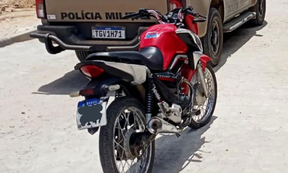 Polícia Militar recupera moto com registro de roubo durante operação em Caetanos