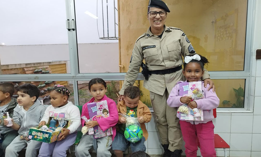 79ª CIPM realiza primeira fase da entrega de brinquedos do projeto “Faça uma Criança Feliz” em Poções