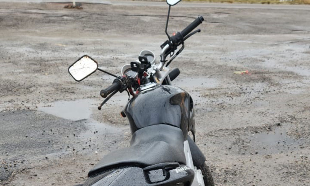 Motocicleta com chassi adulterado é apreendida pela CIPRv na BR-030 em Brumado