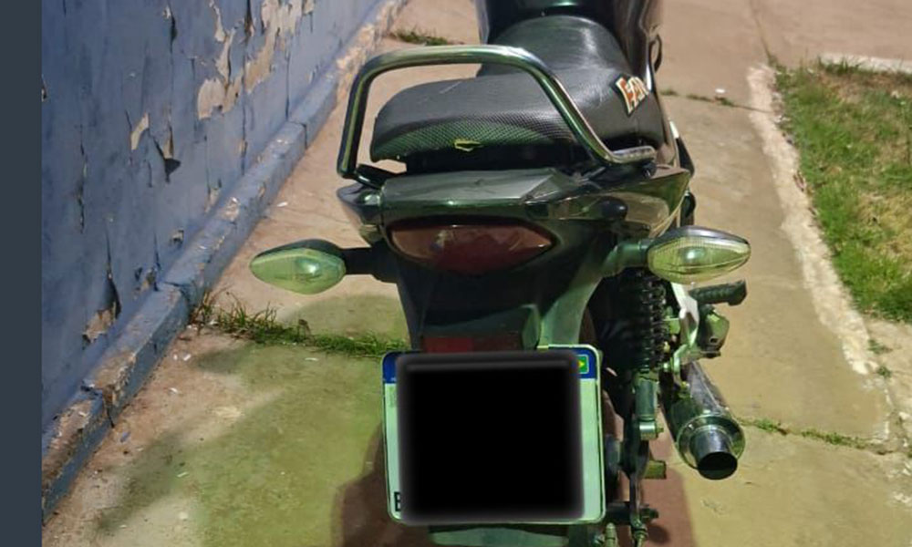 Motocicleta com restrição de furto é recuperada em Paramirim