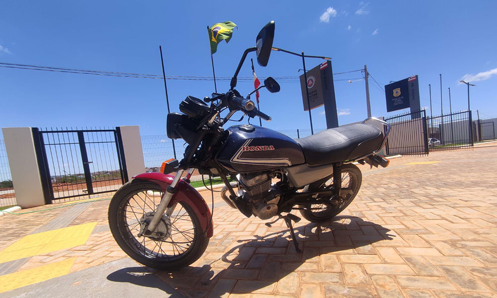 Motocicleta roubada é recuperada pela Polícia Militar em Caculé