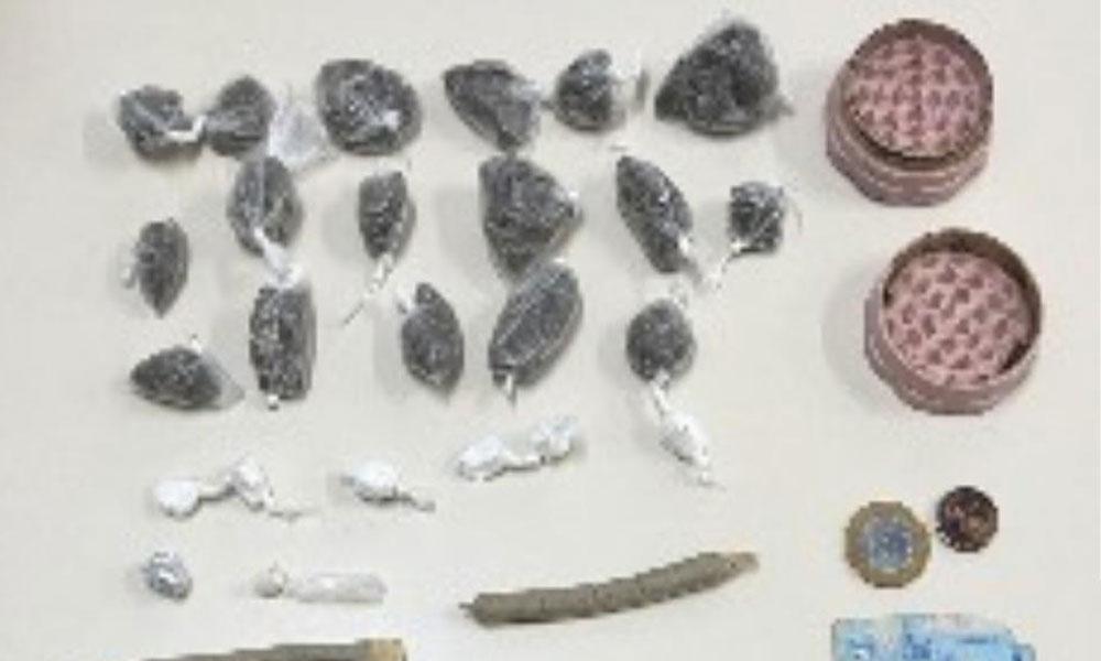 Suspeito foge e polícia apreende drogas no Residencial dos Pássaros, em Guanambi