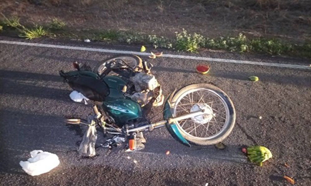 Motociclista fica ferido após colidir com cavalo na BA-573, em Guanambi