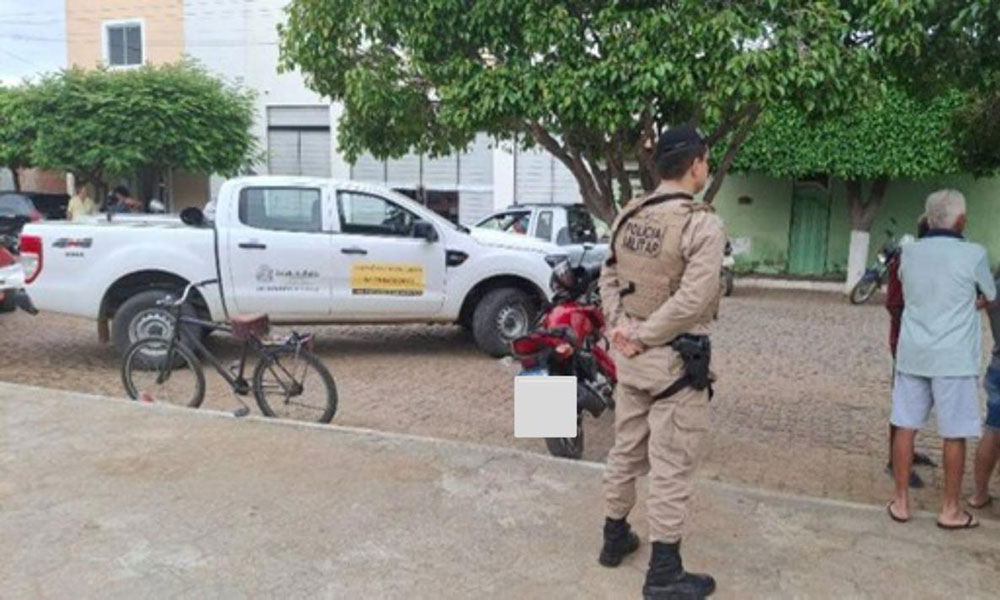 PM garante segurança em operação da ADAB após resistência durante apreensão de carnes irregulares em Candiba
