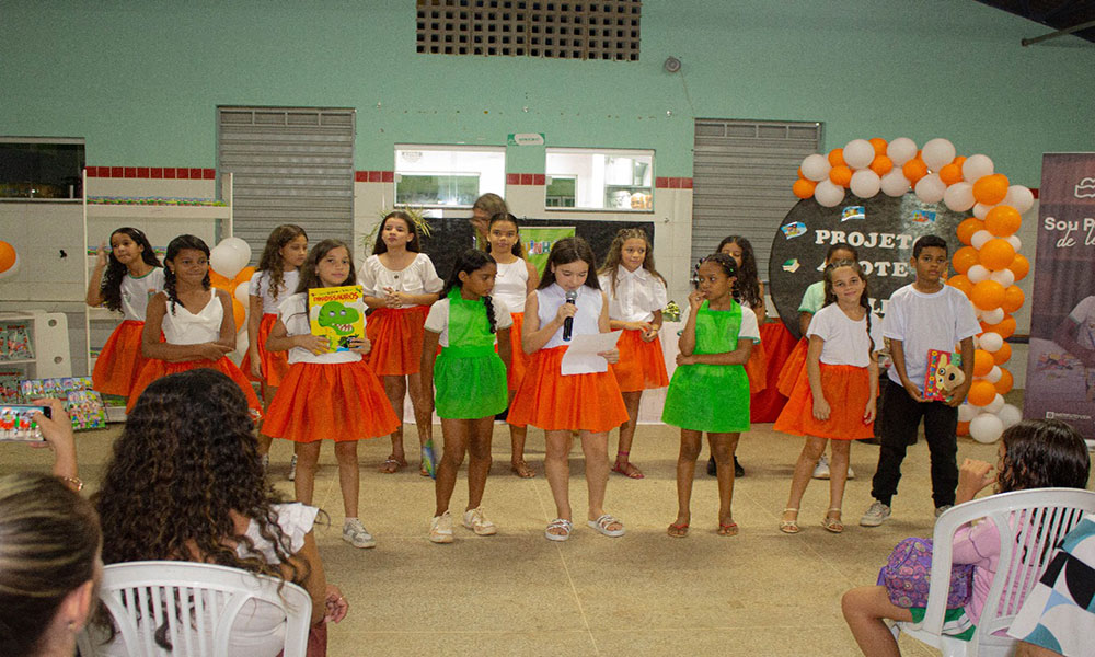 Projeto “Adote um Leitor” incentiva crianças à leitura em Livramento de Nossa Senhora