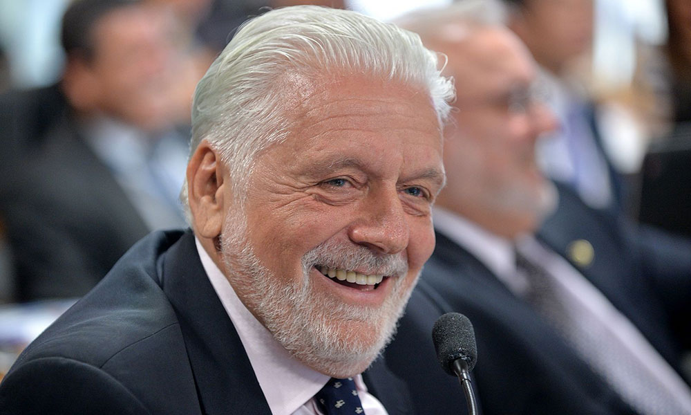 Jaques Wagner celebra avanço do projeto de irrigação do Vale do Iuiu e leilão do aeroporto de Guanambi