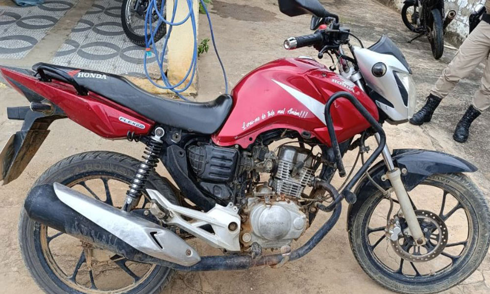 79ª CIPM apreende em Bom Jesus da Serra motocicleta clonada