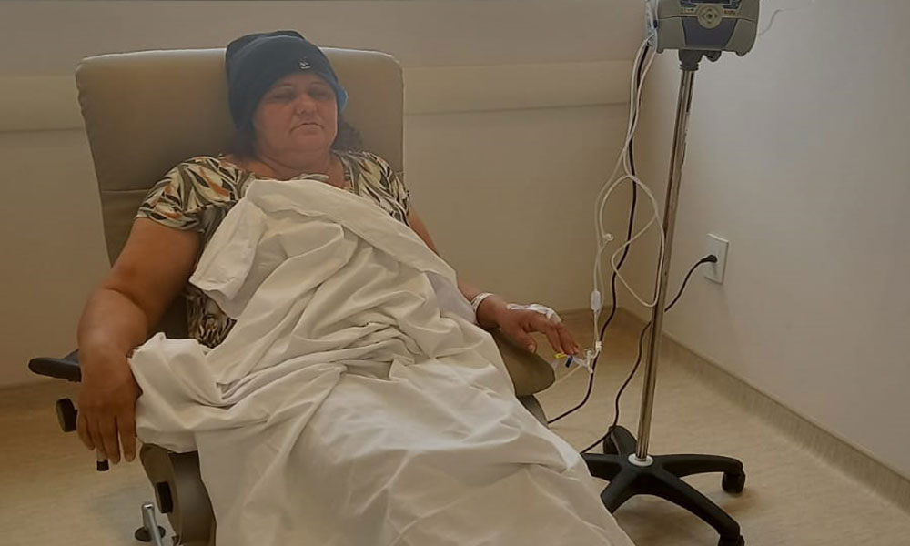 Campanha solidária busca apoio para tratamento de moradora de Livramento de Nossa Senhora com câncer de mama raro