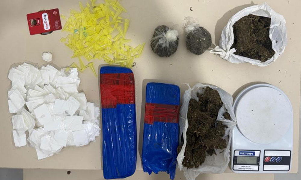 Rondesp Sudoeste apreende drogas e material de tráfico em Condeúba