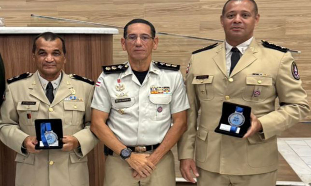 Policiais do 24º BPM são homenageados com Medalha Monsenhor Fagundes em Brumado