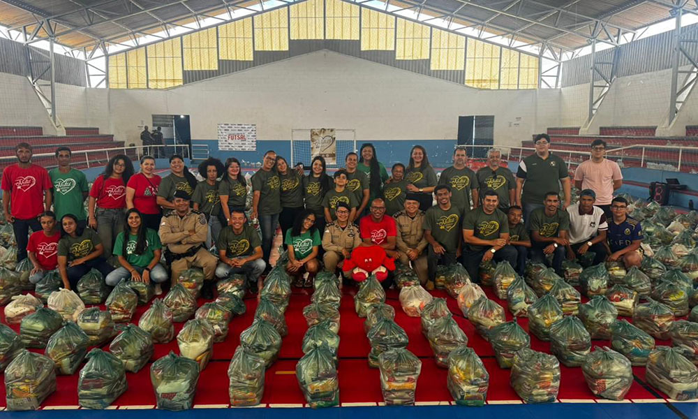Campanha Natal Solidário da 79ª CIPM distribui cerca de 850 cestas básicas no sudoeste da Bahia
