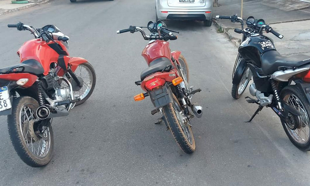 PM recolhe motos irregulares após tumulto na zona rural de Ituaçu