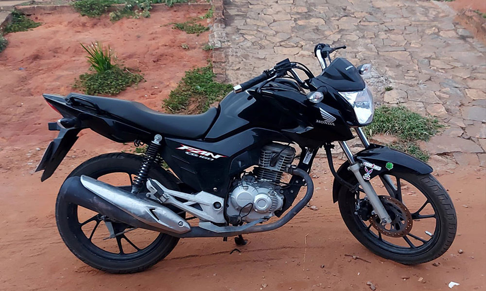 Motocicleta roubada é recuperada pela PM durante operação em Malhada de Pedras