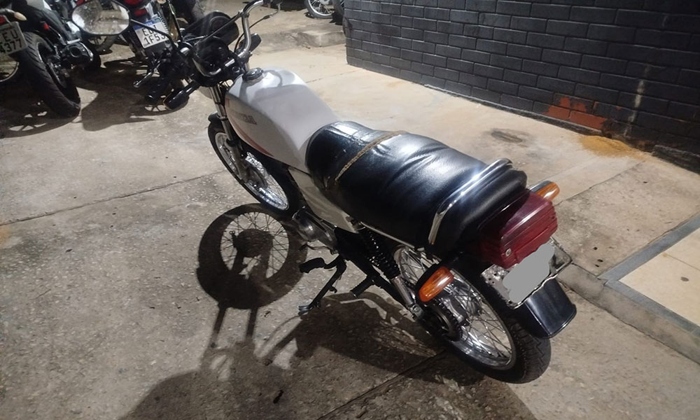 Motocicleta com registro de furto/roubo é apreendida pela PM em Brumado