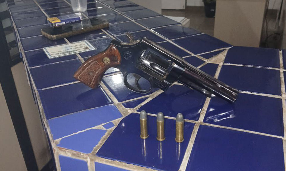 Homem é detido após ameaça com arma de fogo em Malhada de Pedras