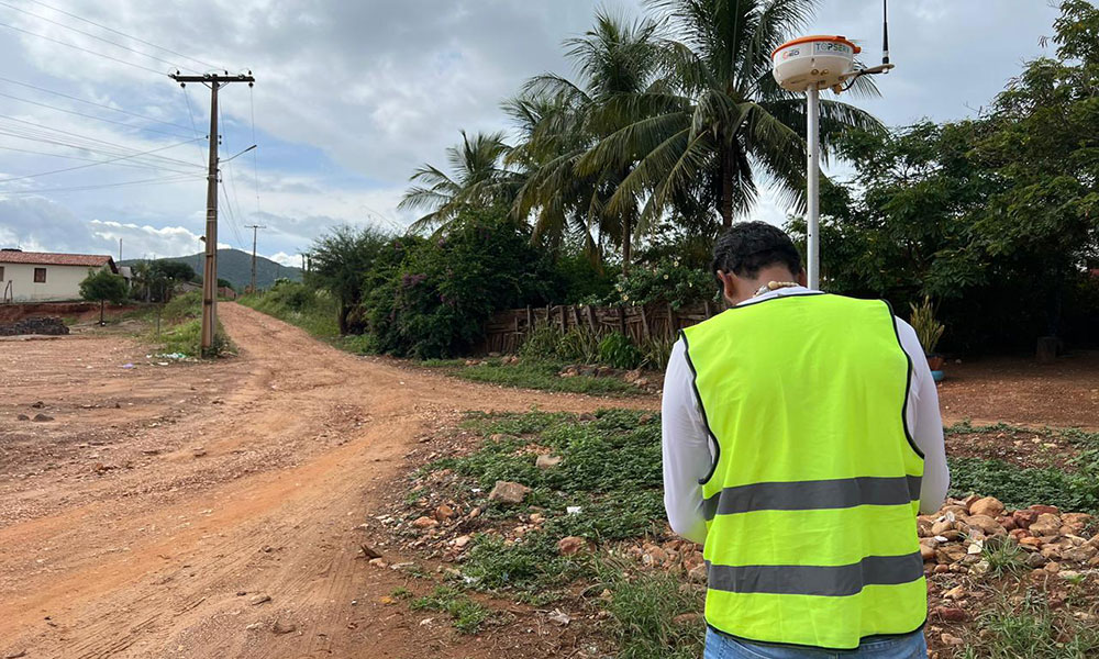 Topografia para pavimentação asfáltica é iniciada na comunidade da Varzinha, em Livramento