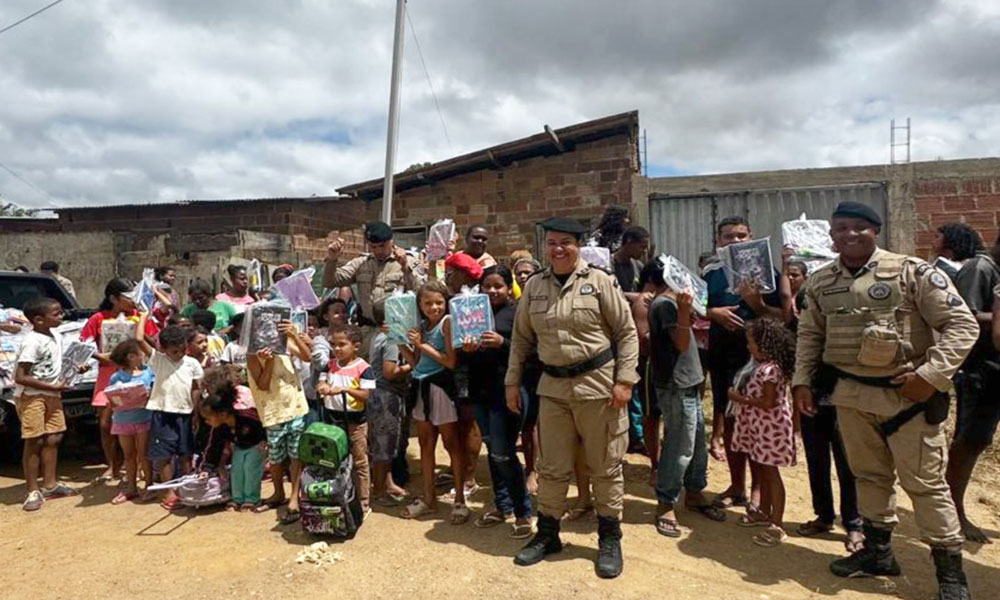 Patrulha Solidária inicia entrega de kits escolares arrecadados em campanha solidária em Vitória da Conquista