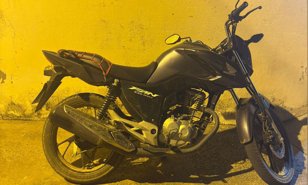 Suspeito é preso em Cândido Sales com moto roubada e placa adulterada