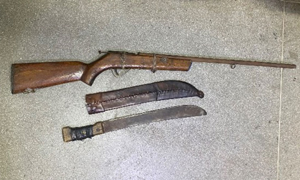 Dois homens são detidos com arma artesanal e facão após denúncia de ameaça em Guanambi