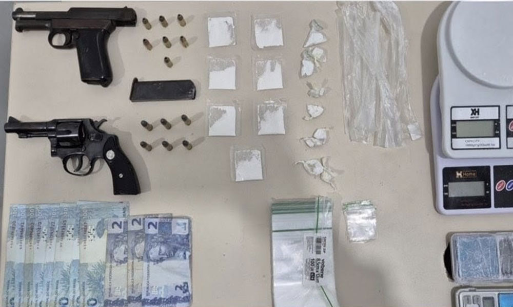 PM prende três suspeitos por tráfico, associação e porte ilegal de arma em Vitória da Conquista