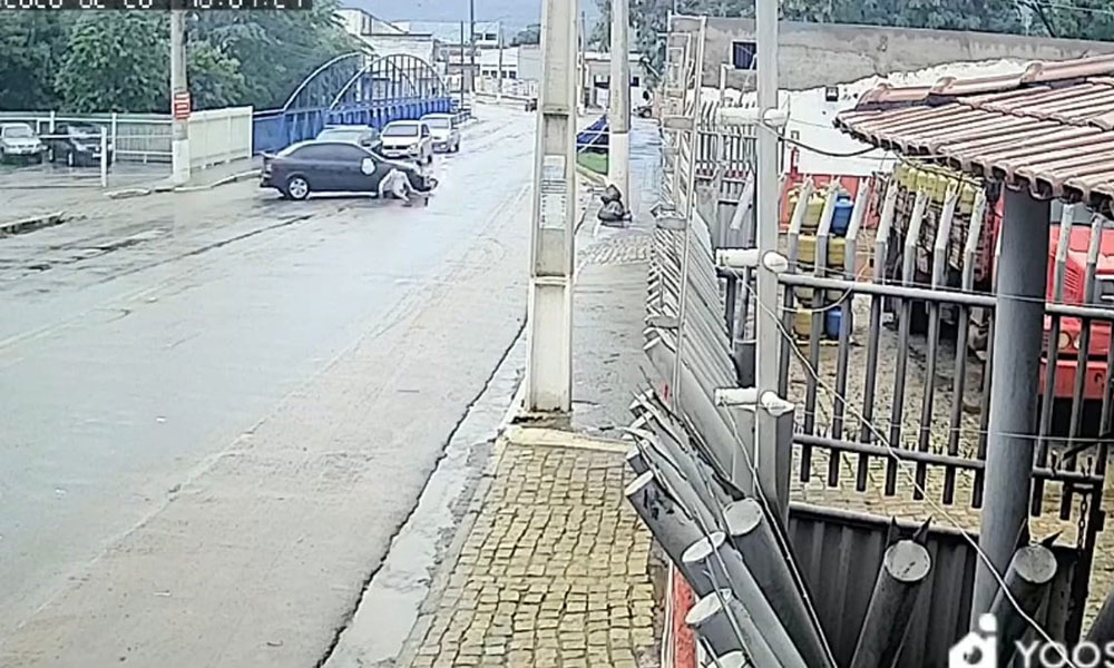 Colisão entre carro e motocicleta é registrada em Livramento de Nossa Senhora